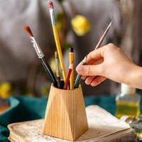 Repose-stylo en bois courbé artisanal, finition naturelle, support de papeterie fait main pour la maison et le bureau |   Produits de qualité supérieure en gros