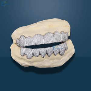 ชุดกริลล์ซ์ฟันฮิปฮอปทองคำขาว 14K แท้ ประดับเพชรเลี้ยงในห้องปฏิบัติการ แบบเต็มฟัน 10 ซี่บนและ 10 ซี่ล่าง สำหรับผู้ชาย - Product Image 5