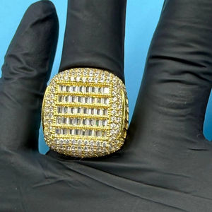 Anillo de Moissanita VVS de Calidad Premium con Corte Esmeralda, Engaste de Plata de Ley 925, Certificado IGI, Joyería Hip Hop de Fábrica - Product Image 1