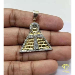 Colgante Pirámide Ankh con Incrustaciones de Diamantes Moissanite en Plata de Ley 925, Joyería Hip Hop - Product Image 3
