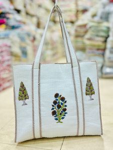 Bolso Tote de Algodón Acolchado Bordado Blanco, Bolso de Hombro Abierto para Playa, Compras y Viajes - Product Image 2
