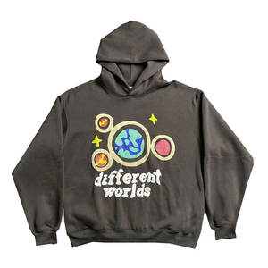 เสื้อฮู้ดดี้ผู้ชายสีเทาเข้ม พิมพ์ลายกราฟิก แขนยาว สวมหัว สไตล์ลำลอง สตรีทแวร์ รับทำโลโก้ตามสั่ง แบบ OEM ODM ขายส่ง - Product Image 1