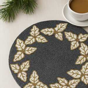 Ensemble de 2 sets de table perlés gris et or, sets de table ronds faits à la main avec un motif de feuilles élégant, sets de table perlés de luxe pour les fêtes ou - Product Image 3