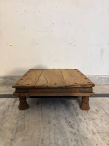 Mesa de Noche Bajot de Madera Maciza Hecha a Mano, Estilo Rajasthani Indio, Decorativa, Portátil, Ecológica y Duradera para Dormitorio o Sala de Estar - Product Image 1
