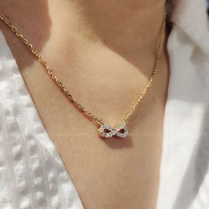 Colgante Infinito de Oro con Diamantes Redondos y Cadena, Elegante Collar de Joyería Fina - Product Image 2