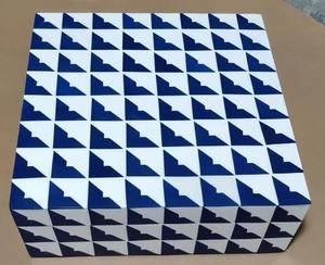 Caja de Joyería Hecha a Mano con Incrustaciones de Hueso, Patrón Triangular Azul y Blanco - Product Image 3