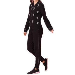 Survêtements uniques pour femmes Conception personnalisée Respirant Fabrication professionnelle Stitchmode Made Survêtements de haute qualité pour femmes - Product Image 1