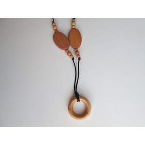 Collier en bois durable artisanal pour femmes, fabriqué à partir de bambou et d'artisanat en bois - Product Image 6