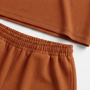 Conjunto de 2 Piezas para Mujer, Camiseta de Manga Corta de Color Sólido Tejida y Pantalones Cortos por Encima de la Rodilla, Cuello Redondo, Corte Holgado, Ropa Casual de Primavera/Verano - Product Image 5