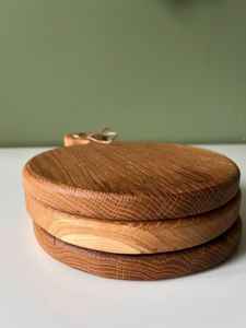 Wholesale Oak Wood Cutting <b>Board</b> Solid Natural Hardwood Kitchen Cutting Serving <b>Board</b> Durable Handmade Round <b>Board</b> With Handle - Product Image 2