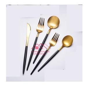 2025 superventas venta al por mayor Hotel boda oro y negro cubiertos 5 uds conjunto cuchillo de acero inoxidable tenedor cuchara - Product Image 1