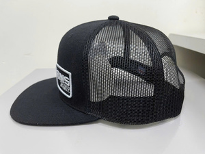 Casquette Snapback à Visière Plate avec Patch Brodé Personnalisé, 6 Panneaux, Profil Élevé, Maille Respirante pour Sport Quotidien en Extérieur, Fabriquée au Vietnam - Product Image 2