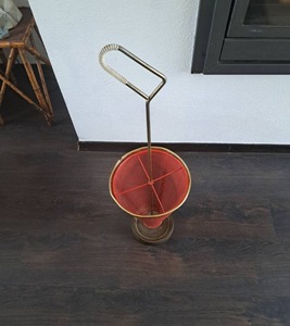 ที่วางร่มโลหะรูปทรงร่มสีแดง ที่เก็บของตกแต่งสร้างสรรค์สำหรับทางเข้าบ้าน ห้องเด็ก ร้านกาแฟ และใช้เป็นของขวัญ - Product Image 5