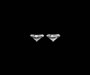 Nouveautés OM GEMS : Boucles d'oreilles personnalisées en diamant de laboratoire CVD taille triligne VVS-VS, couleur E-F, percées au laser, certifiées IGI, 0,25 ct, idéales pour un cadeau - Product Image 4