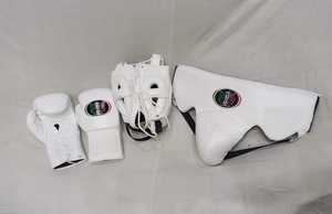 No Boxing No Life Ensemble de boxe : Gants de boxe, Protège-nez, Protège-tête et Protège-pénis, Blanc/Noir - Product Image 2