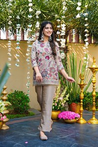 Salwar Kameez moderne pour femme, couleur taupe, broderie florale, travail au fil, tenue ethnique, costume de designer, vêtements traditionnels pour fêtes et festivals - Product Image 1