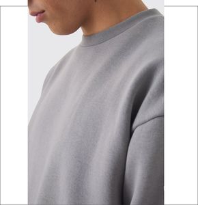 เสื้อสเวตเชิ้ตแฟชั่นสตรีทแวร์ทรงโอเวอร์ไซส์สำหรับผู้ชาย ผ้าฝ้าย 100% รับสกรีนโลโก้ ระบายอากาศได้ดี เสื้อสเวตเชิ้ตผู้ชายแบบสั่งทำ - Product Image 3
