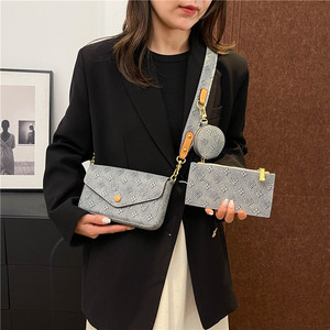 Bolso Bandolera Pequeño Cuadrado para Mujer, Bolso de Hombro Portátil con Cadena, Clásico - Product Image 2