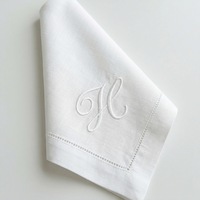 Sets de table et serviettes carrés en lin brodés personnalisés faits main avec monogramme – Décoration de table réutilisable pour mariages et fêtes