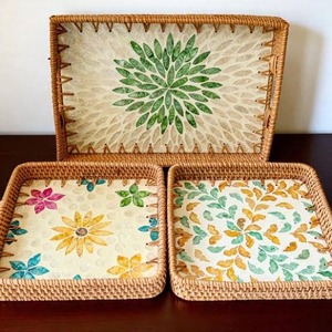 Plateau de service en rotin fait main avec incrustation de nacre, motif floral, plateau rectangulaire décoratif en osier et rotin pour la décoration de table à la maison - Product Image 6