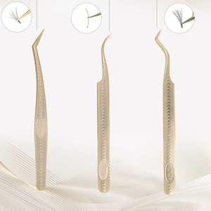 Pinzas para Extensión de Pestañas Rusas con Baño de Oro de 24k, Punta de Fibra de Diamante, Antiestáticas y Antimagnéticas - Product Image 3