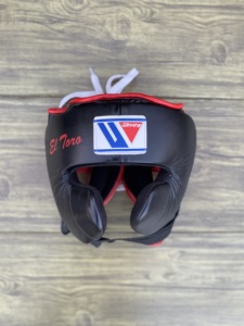 Protector de Cabeza de Boxeo de Alta Calidad, Negro y Rojo, de Cuero Vacuno, Ajustable, Unisex, para Adultos, de Secado Rápido, Transpirable y Duradero - Product Image 1