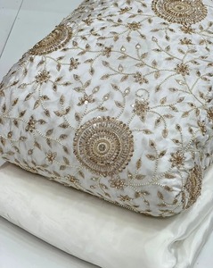 Tissu en soie brodé de perles décoratives de haute qualité pour vêtements traditionnels indiens ou costumes Anarkali, prix d'usine - Product Image 1