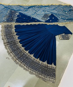 Robe de soirée en géorgette brodée avec sequins et dupatta 84861 bleu marine - Product Image 2
