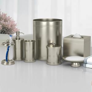 Juego de Accesorios de Baño de Metal con Acabado Plateado de Primera Calidad, Perfecto para Residencias Diplomáticas y Uso en Viviendas Oficiales - Product Image 6