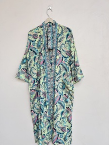 Robe kimono en soie imprimée faite à la main en Inde, vêtement de détente, col en V, robe en soie - Product Image 1