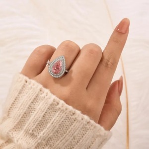 Anillo de Compromiso Clásico para Mujer, Diseño Moderno, Plata de Ley 925, Moissanita de 3.5 Quilates, Corte Pera, Piedra Blanca, Chapado en Oro Blanco - Product Image 1
