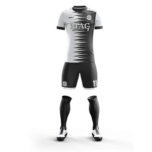 Personnaliser un maillot de football avec short, tenue d'équipe personnalisée pour hommes et femmes, uniforme d'entraînement de football sur mesure - Product Image 1