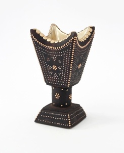 Brûleur à Bakhoor en bois fait main avec finition dorée, brûleur à encens arabe, style luxueux - Product Image 3