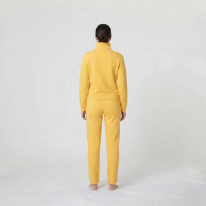 Ensemble de survêtement deux pièces élégant jaune de haute qualité pour femmes, coupe régulière avec fermeture éclair intégrale et poches latérales - Product Image 3