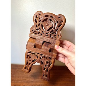 Traditional Sheesham Wood Magazine Holder with Carved Design - Wholesale B2B - Product Image 3