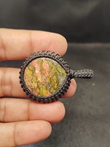 Colgante de Macramé Bohemio con Cordón de Jaspe Unakite, Forma Ovalada, Piedra de Cristal Natural Curativa - Product Image 2