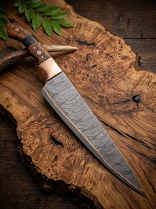Couteau de cuisine artisanal en acier Damas de qualité industrielle avec manche en bois et étui en cuir pour le camping en plein air - Product Image 5