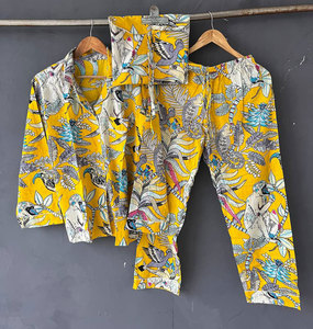 Conjunto de Pijama de Algodón Estampado a la Moda para Mujer, Tela Suave y Cómoda, Dos Piezas, Ropa de Dormir, Ropa de Casa - Product Image 1
