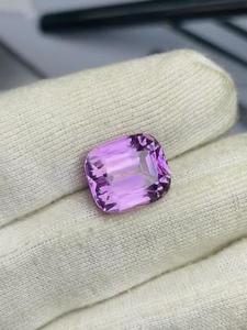Piedra de Corte Fino de Kunzita Natural Certificada IGI de Calidad AAA, Corte Cojín, 18.47 14.9x13.0x11.2mm, Color Rosa Premium para Coleccionistas - Product Image 6