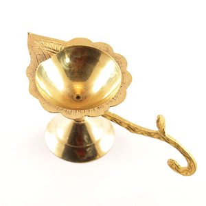 Brûleur d'encens en métal de style antique, base stable, usage religieux, compatible avec l'encens indien, fait main, écologique, haute qualité, prix abordable - Product Image 4