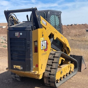 Cargadora compacta sobre orugas Cat 299D3: la elección premium para trabajos de elevación, transporte, relleno y preparación del terreno rápidos. - Product Image 1