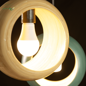 Luminaire suspendu en bambou tissé à la main, écologique, léger, pour usage intérieur - Product Image 2