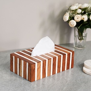 Boîte à mouchoirs rectangulaire en résine et bois, support décoratif fait main avec incrustation florale, idéal pour la maison, l'hôtel et la salle de bain - Product Image 6
