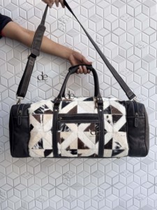 Bolsa de Viaje de Cuero Vacuno de Alta Calidad, Diseño Único Hecho a Mano, Bolsa Unisex Multiusos, Bolsa de Lona Grande - Product Image 4