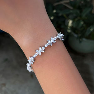 Bracelet tennis romantique en perles d'eau douce, or massif 18 carats, plaqué or 10 carats, bijoux de mariage unisexe AMBER JEWELS T-2466 IGI - Product Image 1