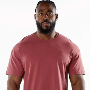 เสื้อยืดกีฬาผู้ชายขายส่ง เสื้อยืดออกกำลังกายระบายอากาศสำหรับฟิตเนส วิ่ง และฝึกซ้อม - Product Image 3