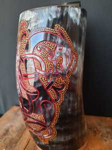Jarra de Cuerno Ecológica de Estilo Chino Tradicional con Diseño de Dragón Rojo y Dorado para Cerveza, Café o Uso en Bodas - Product Image 5