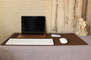 Alfombrilla de escritorio organizadora de cables de cuero de primera calidad personalizada alfombrilla de ratón inferior antideslizante con secante Protector moderno para el hogar y la Oficina - Product Image 3