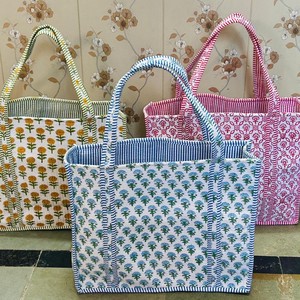 Sac fourre-tout ethnique en coton pour femme, réutilisable, imprimé floral, à ouverture supérieure, sac à bandoulière décontracté pour usage quotidien - Product Image 1