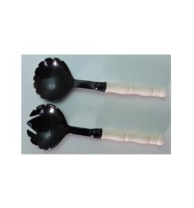 Ensemble de 2 cuillères à salade en corne, design unique, fabriquées à la main à partir de corne de buffle naturelle, à prix raisonnable. - Product Image 1